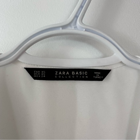 Beautiful white blouse - Picture 2 of 3